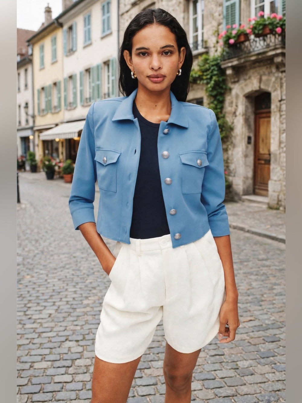 L'agence Kumi Cropped Fitted Jacket
Cropped Blue Button-Front Sz 6